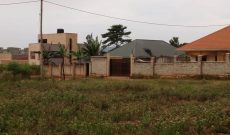 100x100ft plots of land for sale in Kira Kitukutwe at 120m