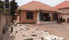 3 bedroom house for sale in Kira Kimwanyi 14 decimals at 170m