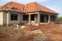 6 bedroom house for sale in Kasangati at 250m