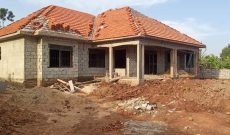 6 bedroom house for sale in Kasangati at 250m