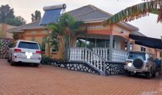 3 bedroom house for sale in Komamboga 20 decimals at 500m