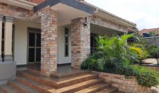4 bedroom house for sale in Akright Entebbe road at 500m