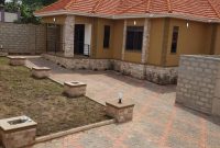 3 bedroom house for sale in Kasangati 20 decimals at 360m
