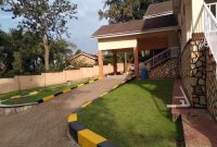 7 bedroom house for rent in Naguru at $2800