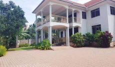 6 bedroom house for sale in Muyenga 27 decimals at $350,000