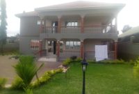 6 bedroom house for sale in Namugongo Butto at 650m