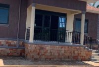 3 bedroom house for sale in Seguku Katale 19 decimals at 250m