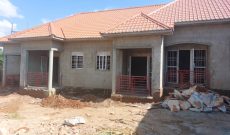 6 rental units for sale in Kyanja Komamboga 4m monthly at 250m shillings