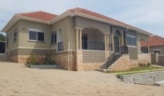 5 bedroom house on 25 decimals for sale in Kira Mulawa at 750m