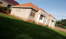 4 bedroom house for sale in Mukono on 1 acre at 180m