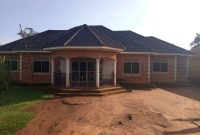 4 bedroom house for sale in Gayaza 100x100ft at 400m