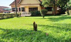 4 bedroom house for sale in Ntinda Kyambogo road at 850m