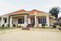 3 bedroom house for sale in Kitende off of Entebbe road at 420m