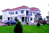  6 bedrooms house for sale in Kira Bulindo on half acre at 1.3 billion shillings