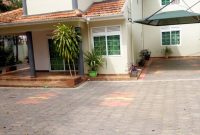 4 bedroom house for sale in Muyenga 20 decimals at $340,000