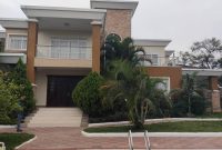 7 bedrooms mansion for sale in Muyenga 35 decimals at $1.3m