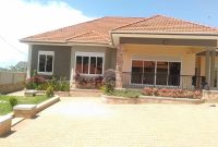 4 bedrooms house for sale in Bwebajja on 24 decimals at 650m