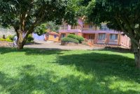 5 bedrooms lake view house for sale in Entebbe at 500,000 USD