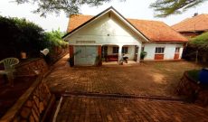 4 bedrooms house for sale in Naguru 27 decimals at 250,000 USD