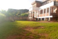 8 bedrooms building for sale in Entebbe at 900m