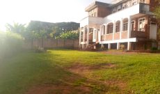 8 bedrooms building for sale in Entebbe at 900m