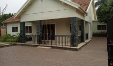 4 bedroom house for sale in Gabba 20 decimals 750m