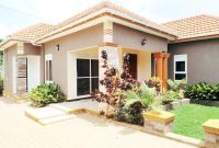 3 bedrooms house for sale in Kira 13 decimals at 350m Uganda shillings.