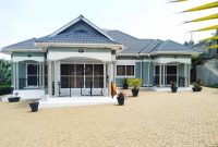 5 bedrooms house and 5 rentals for sale in Matugga 1 acre at 550m