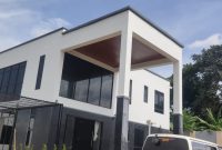 5 bedrooms house for sale in Kyanja Kisaasi with a pool at 950m