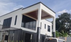 5 bedrooms house for sale in Kyanja Kisaasi with a pool at 950m