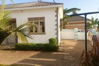 4 bedrooms house for sale in Gayaza 18 decimals of land at 220m