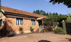 4 bedrooms house for sale in Muyenga 30 decimals at 950m