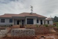 4 bedrooms house for sale in Sisa Gayaza Nakawuka at 1 acre at 960m