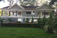 4 bedrooms mansion for sale in Muyenga 1 acre at 1m USD