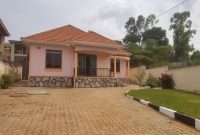 3 bedrooms house for sale in Bwebajja 12 decimals at 190m