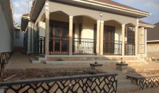 3 bedrooms house for sale in Sonde Hill at 350m