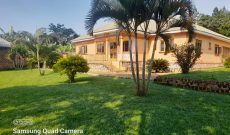 4 bedroom house for sale in Gayaza Ddundu 1 acre at 330m