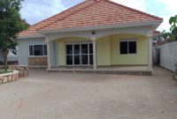 4 bedroom house for sale in Kyaliwajjala at 400m