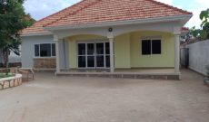 4 bedroom house for sale in Kyaliwajjala at 400m
