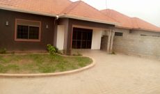 4 bedrooms house for sale in Kyanja 12 decimals at 490m