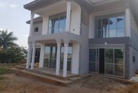 4 bedrooms house for sale in Akright at 520m