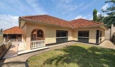 3 bedrooms house for sale in Mutungo 28.3 decimals at $500,000