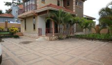 4 bedrooms house for sale in Muyenga $250,000