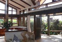 6 bedrooms guest house with lake view for sale in Jinja at 350,000 USD