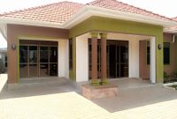 4 bedrooms house for sale in Kyanja Komamboga at 450m