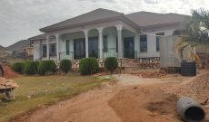 4 bedrooms house for sale in Misindye Namugongo 22 decimals at 300m