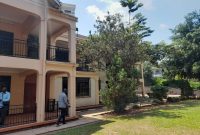 10 rooms house for rent in Kololo at $7,000