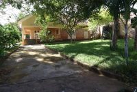 4 bedrooms house for sale in Munyonyo 40 decimals at $264,000