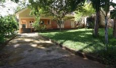 4 bedrooms house for sale in Munyonyo 40 decimals at $264,000