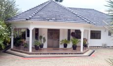 4 bedrooms house for sale in Bugonga Entebbe at 450,000 USD